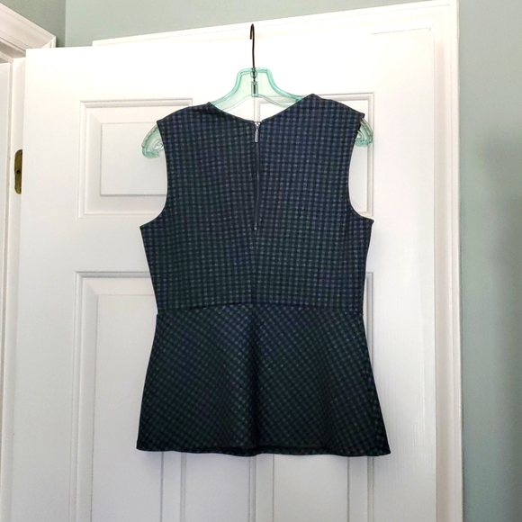 Top - Picture 2 of 4